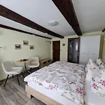 Zum Lukullus 招待所 3*